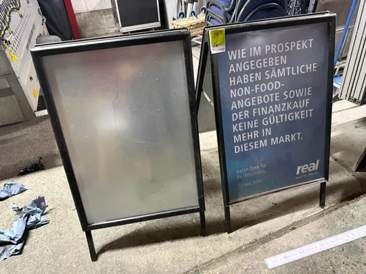 2x posterstands