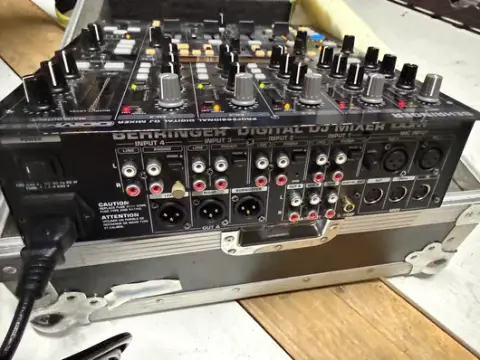 Behringer DDM4000