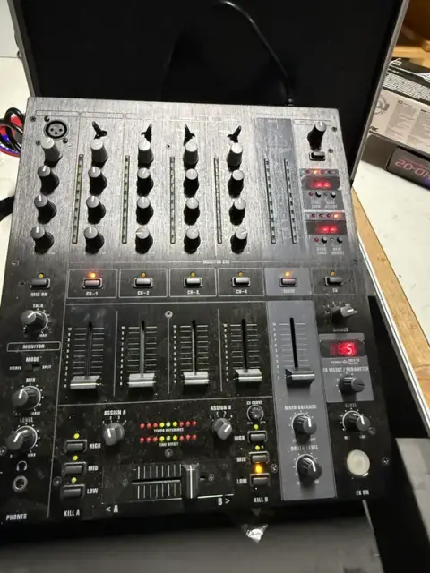 Behringer Pro Mixer DJX750