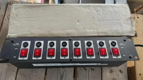 19 inch stekkerdoos / stroomverdeler met 8 kanalen
