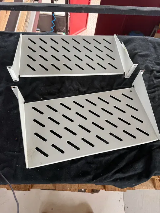 2x fond d'appareil / étagère pour armoire serveur