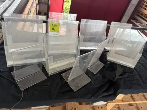 14x brochure holders