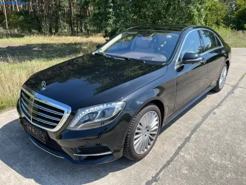 Mercedes-Benz S600 sedan