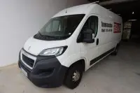1 utilitaire (L3H2) de marque Peugeot