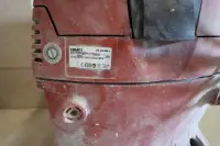1 промышленный пылесос марки Hilti