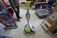 1 ponceuse monobrosse à disque marque Wolff