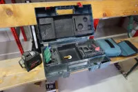 1 křížový laser značky Bosch