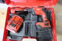 1 akumulátorový zásobníkový šroubovák značky Hilti
