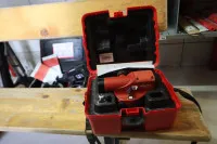 1 nivelační přístroj Fabr. Hilti