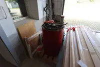 1 sud 200 litrů s elektrickým čerpadlem a obsahem cca 150 l nafty