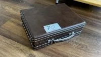 1 record player Wilson Diplomat