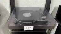 1 record player Hitachi HT-350