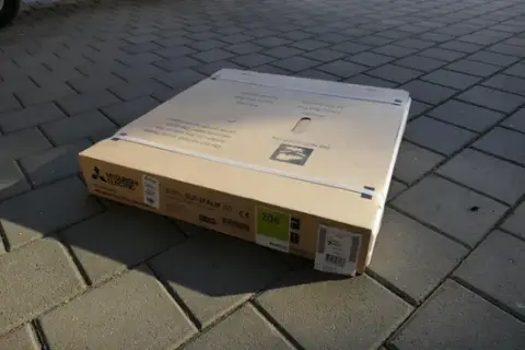 Panneau de recouvrement Mitsubishi SLP-2FALM, avec télécommande