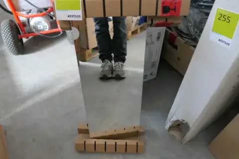 Wall mirror