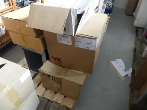 3x box with contents