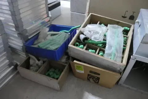 Lot d'articles sanitaires