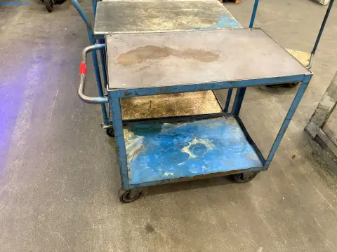 Wózek transportowy piętrowy