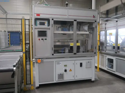 Station de contrôle d'étanchéité Henkel + Roth