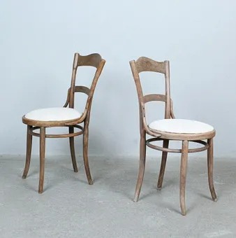 JACOB & JOSEF KOHN. Pair of chairs / café chairs, bentwood, Vienna.
