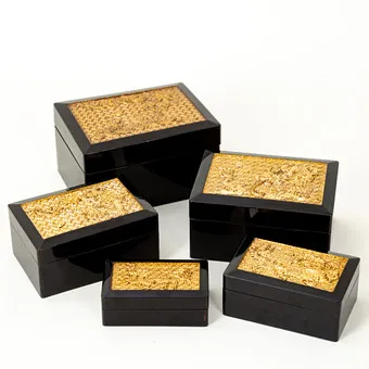 SHEN SHAO AN (沈绍安). Five lacquer boxes with dragon decor, Fu Zhou, China, 1st half 20th c.