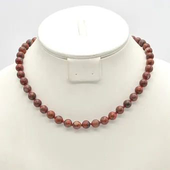 Jasper pearl necklace, round beads, individually knotted, gold-plated clasp, 20th century.