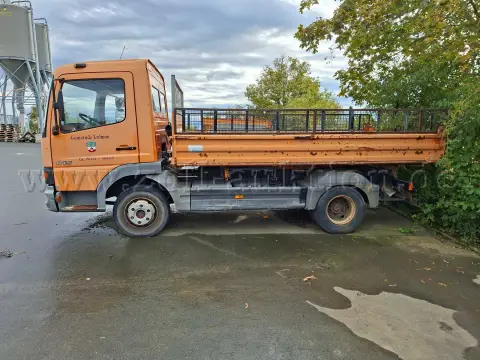 1 trojstranný sklápěč Daimler-Benz nákladní automobil 972.02 - vadný