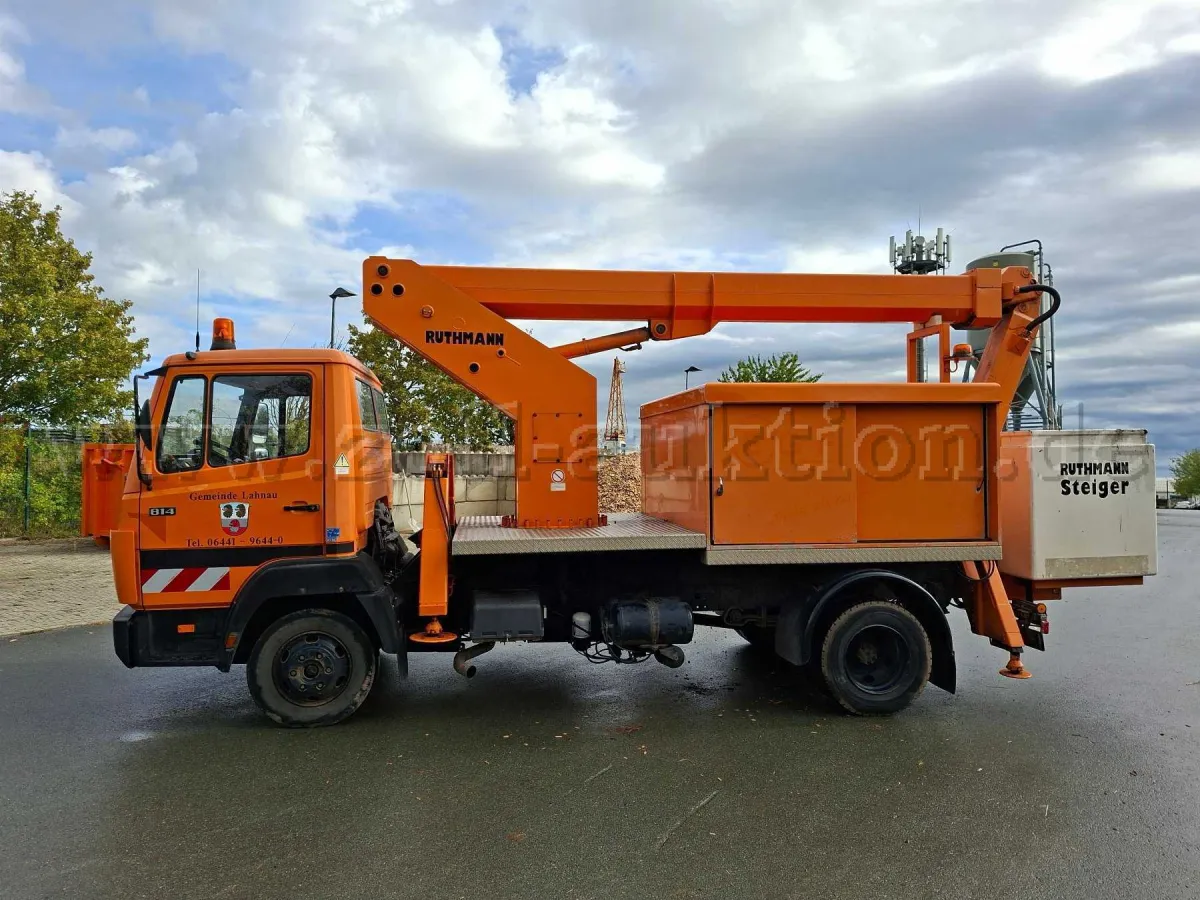 1 Hubsteiger Ruthmann Steiger T145 auf Mercedes LKW Typ 814 - defekt