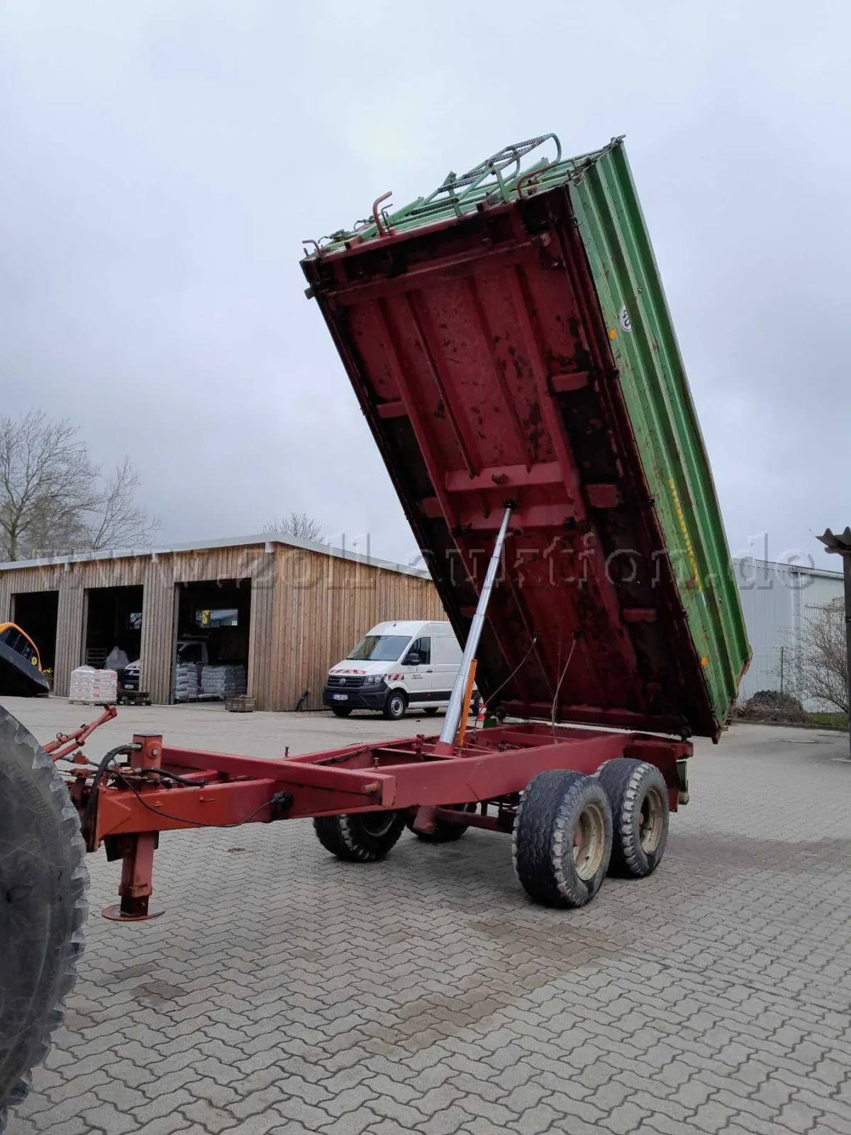 1 Strautmann trailer with tandem axle SK8001 TD/40