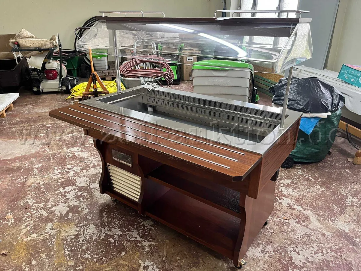 1 Tecfrigo ISOLA 4 M – gekoelde buffet/saladebar met glazen opzet, bouwjaar 2014
