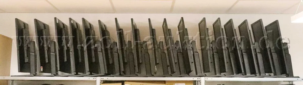 1 lot de 17 moniteurs LG modèle 24MB65PM-I, 60,5 cm, 24 pouces, noir