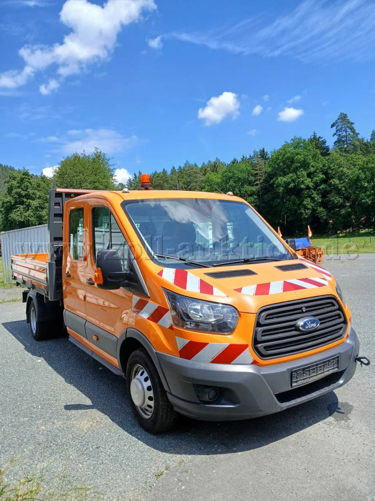 1 FORD Transit benne LKW moteur endommagé
