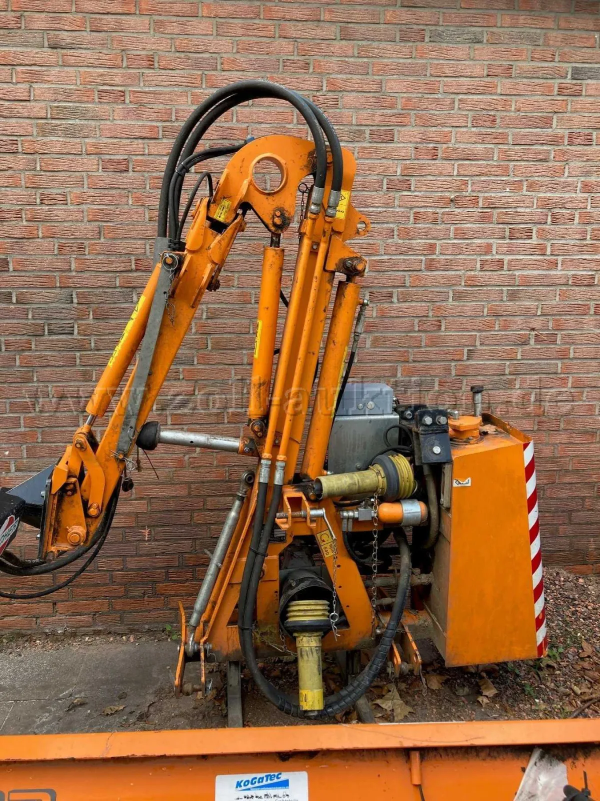 1 Fischer boom DZ 2.3500 with hedge trimmer and mulching head