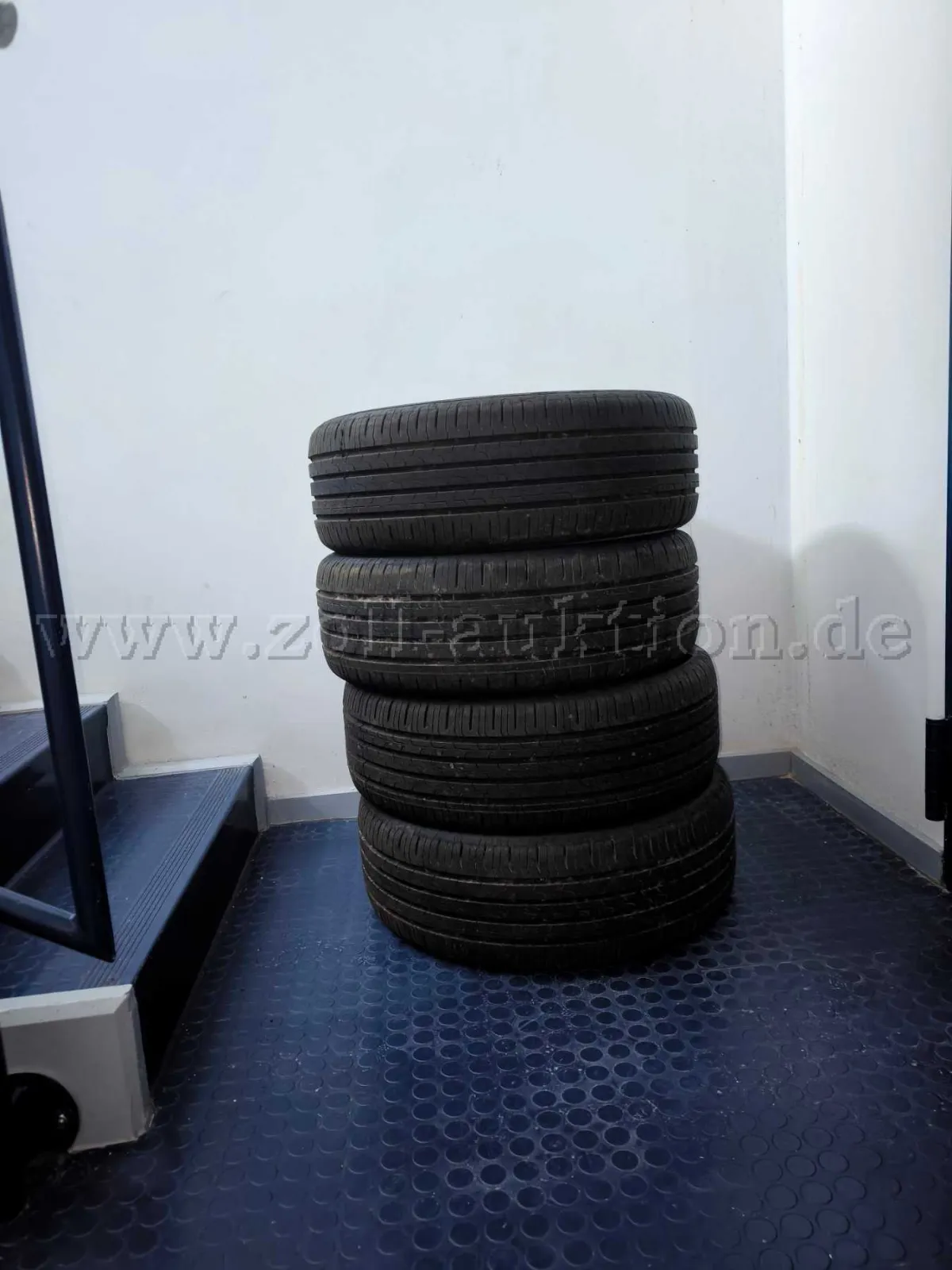 1 4 летних шины Continental EcoContact 215/55 R17