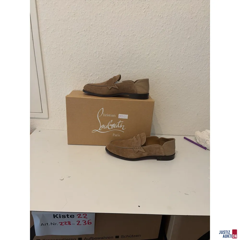 Mokasyny Christian Louboutin "Penny No Back" 42,5