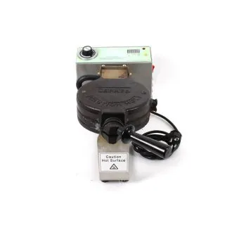Professional waffle iron, round, 180° swivel, 240 V, 1700 Watt