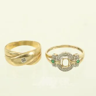 2 ringen met kleine kleurstenen en briljanten