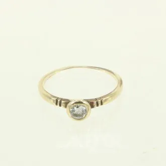 Solitaire ring