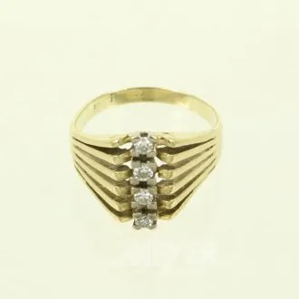 Ring mit 4 kl. Brillanten von ca. 0,2ct
