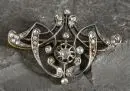 Broche – 585 or jaune/argent, env. 11,5 g total, forme florale stylisée ajourée avec diamants roses, L= env. 5 cm, Art nouveau, vers 1900, 1 petite pierre manquante
