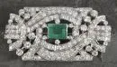 Brooch – Platinum, approx. 27.6 g total, openwork decor with approx. 131 diamonds, approx. 5.4 ct, medium to good…