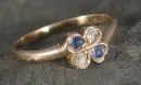 Bague femme – 585 or jaune, env. 1,7 g total, forme de trèfle à quatre feuilles, ornée de spinelles et diamants, taille 53
