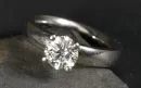 Damenring – 750 WG, ca. 11,1 g total, Diamant, ca. 1,2 ct, Schliff - Brillant, Top Cristal, gelblich/VSI, Größe 53;
