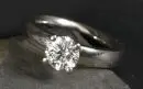 Bague femme – 750 or blanc, env. 11,1 g total, diamant, env. 1,2 ct, taille brillant, Top Cristal, jaunâtre/VSI, taille 53