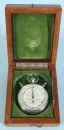 Chronomètre de marine – boîtier en métal nickelé, chiffres arabes, avec mode d'emploi russe, dans écrin en bois, 4,5 x 11 x 13,5 cm