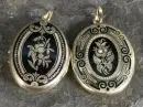 Pendentif médaillon, 2 pièces – or jaune 585, env. 14,6 g total, décor gravé émaillé avec perles, couvercles à charnière avec cadres vitrés, L= env. 3,5 cm
