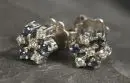 Puces d'oreilles, paire – or blanc 585/argent, env. 1,7 g total, petits diamants et pierres bleues, D= env. 0,6 cm, poussoirs argent 835