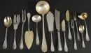 Vorlegeteile, 14 Stück – 12x 800 Silber, ca. 745 g, 1x Suppenschöpfer versilbert, 1 Fischmesser mit Silbergriff, L= 14-32 cm, u.a.…