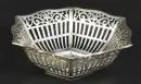 Coupelle décorative – argent 800, env. 94 g, paroi avec décor ajouré, corps hexagonal, H= 4 cm, D= 13,5 cm ;