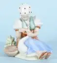 Figurine - Paysanne avec oie "Zsolnay Pecs"