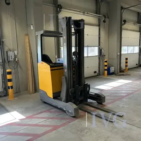E-Schubmast-Gabelstapler JUNGHEINRICH vermutlich ETV214